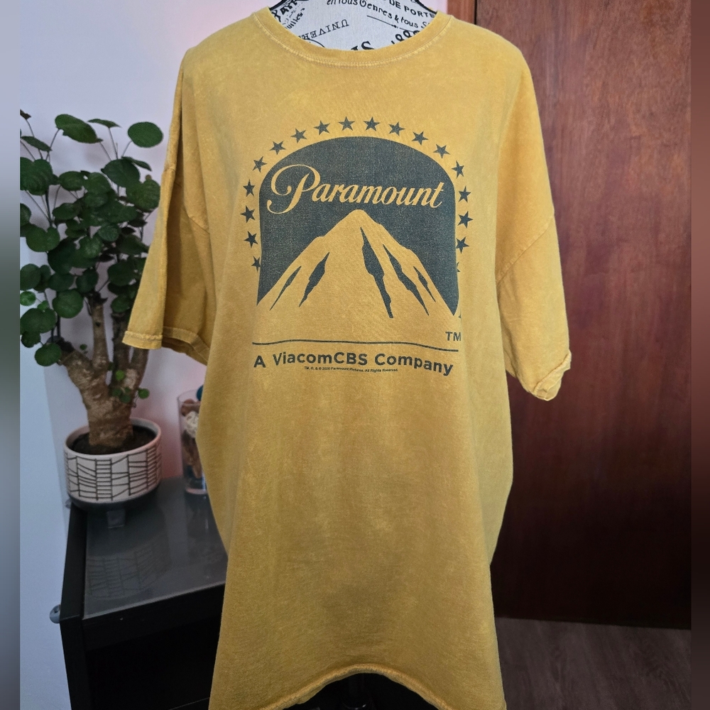 Women's Graphic Tee